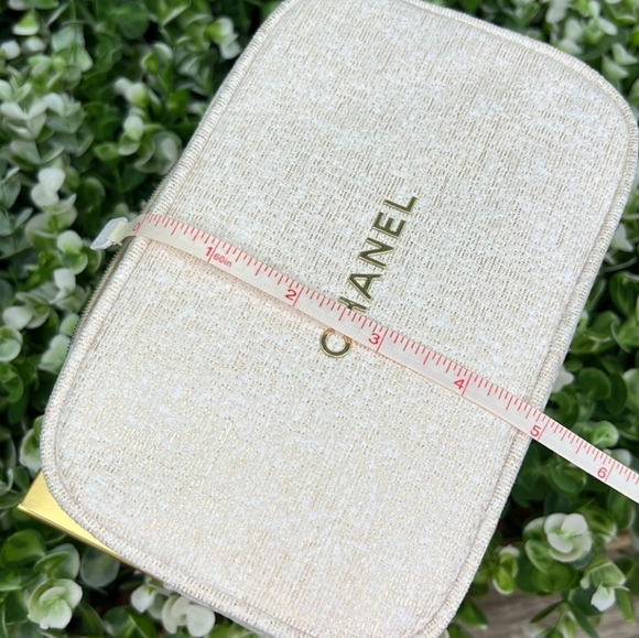 CHANEL 2023 Cosmetics Makeup Bag Pouch Tweed Limited Edition Holiday NEW BNIB - Picture 5 of 8
